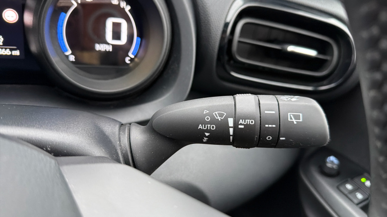 Toyota Yaris 1.5 Hybrid Design 5dr CVT Hybrid Hatchback